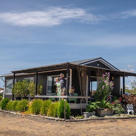 Beach Front Wine Makers Cottage Te Awanga المظهر الخارجي الصورة